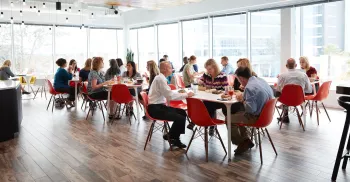 Thiết kế văn phòng có thể xây dựng cộng đồng không?